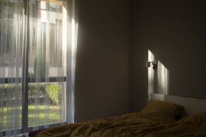 Rolety plisowane w sypialni -